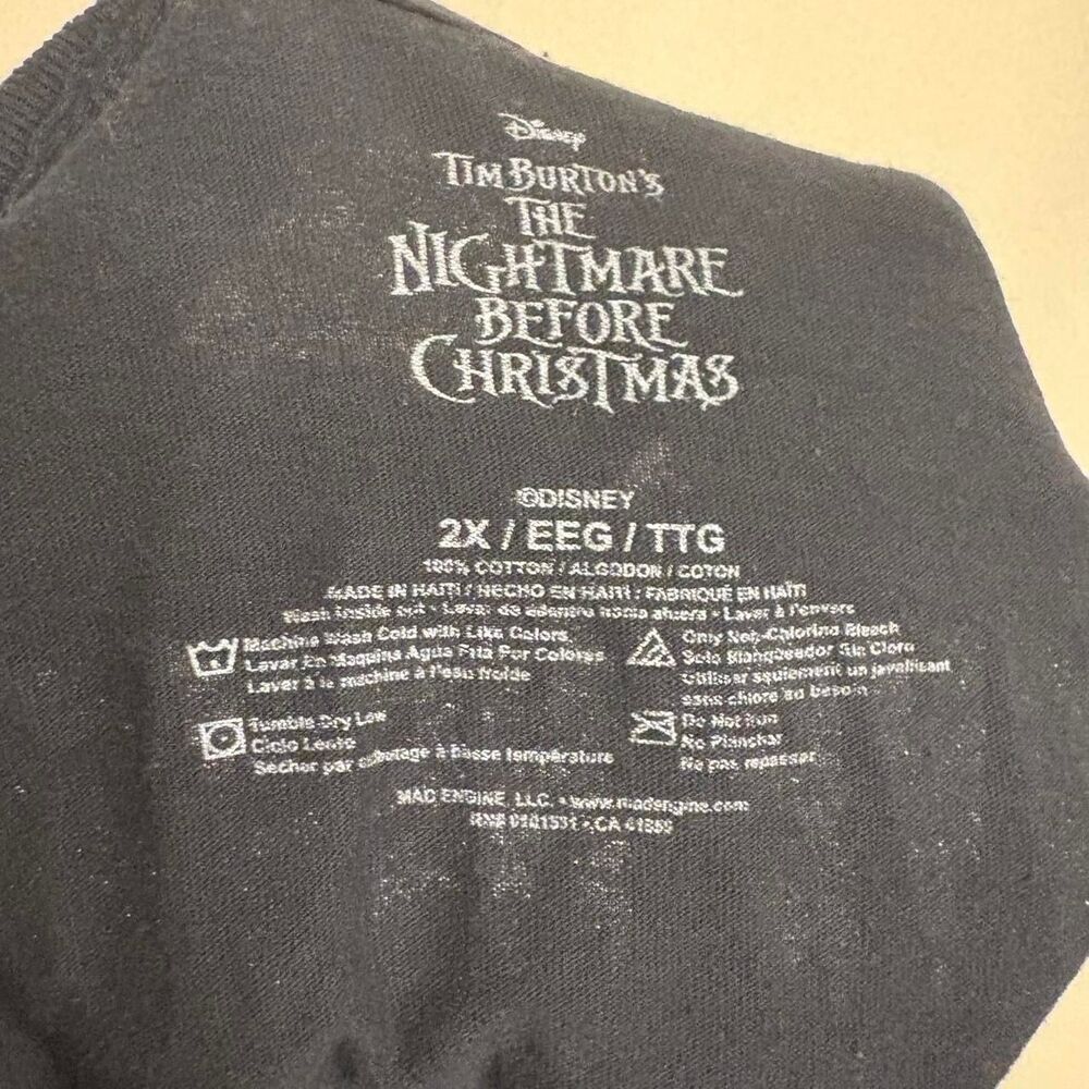 Disney Women's Black and Navy T-shirt - Picture 3 of 3